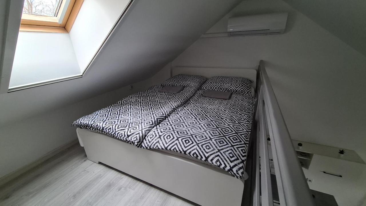 Gyulai-Fuerdo-Apartman Ii. Extérieur photo