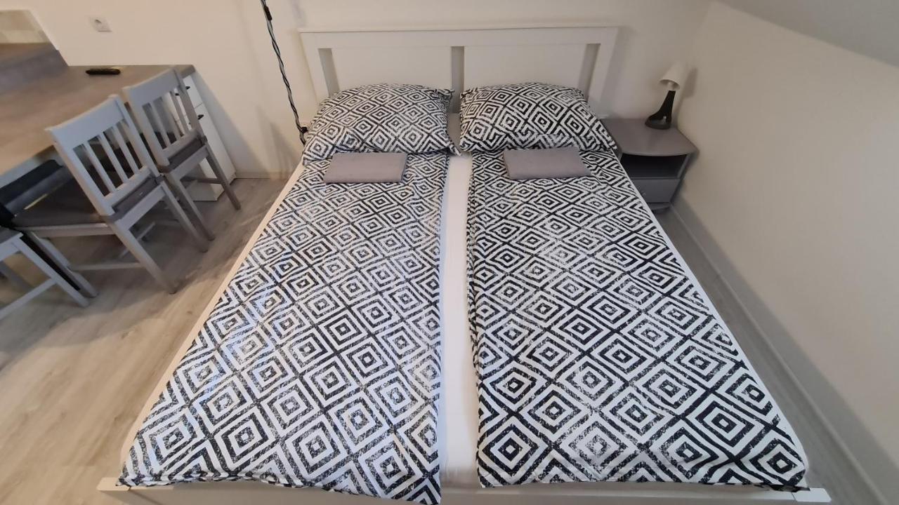 Gyulai-Fuerdo-Apartman Ii. Extérieur photo
