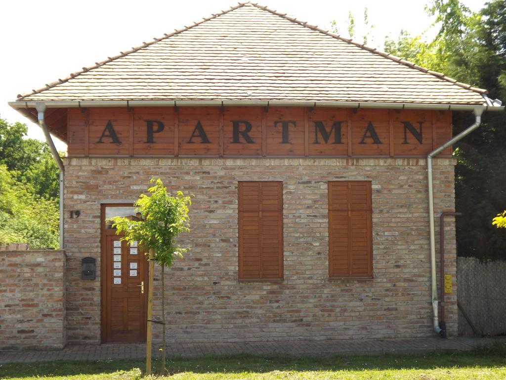 Gyulai-Fuerdo-Apartman Ii. Chambre photo