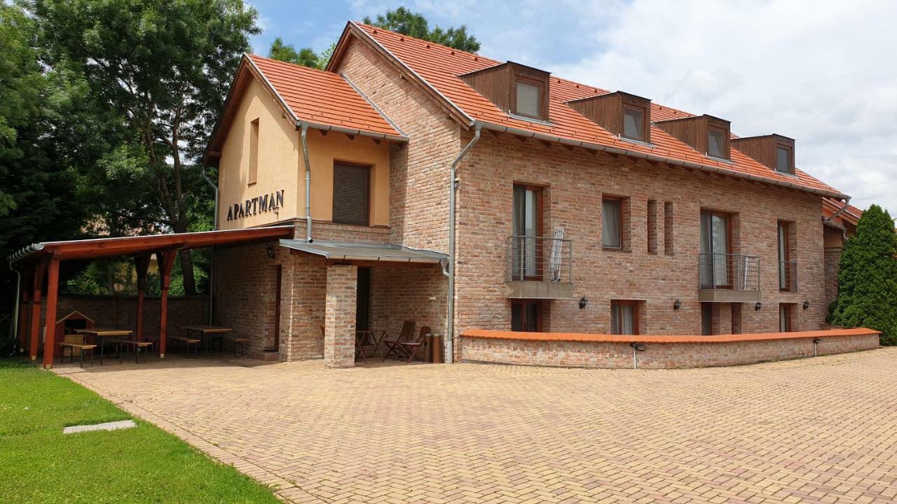 Gyulai-Fuerdo-Apartman Ii. Extérieur photo
